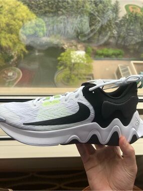 Mens nike Giannis immortality 2 (DM0825 10) no box size 14